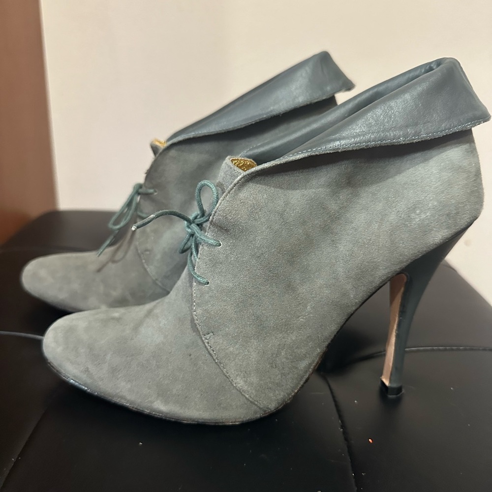 Dolce Vita women’s high heels ankle booties size 7, gray